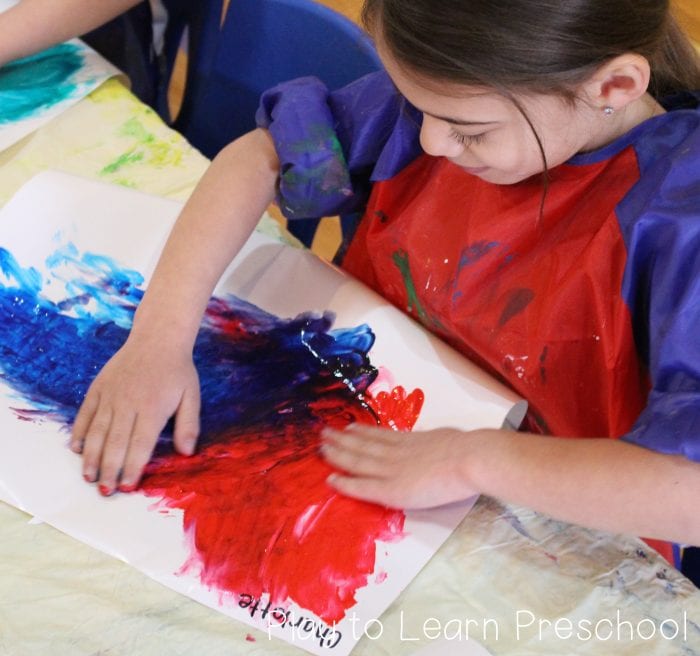 verken de kleurentheorie met verf voorschoolse Kunst