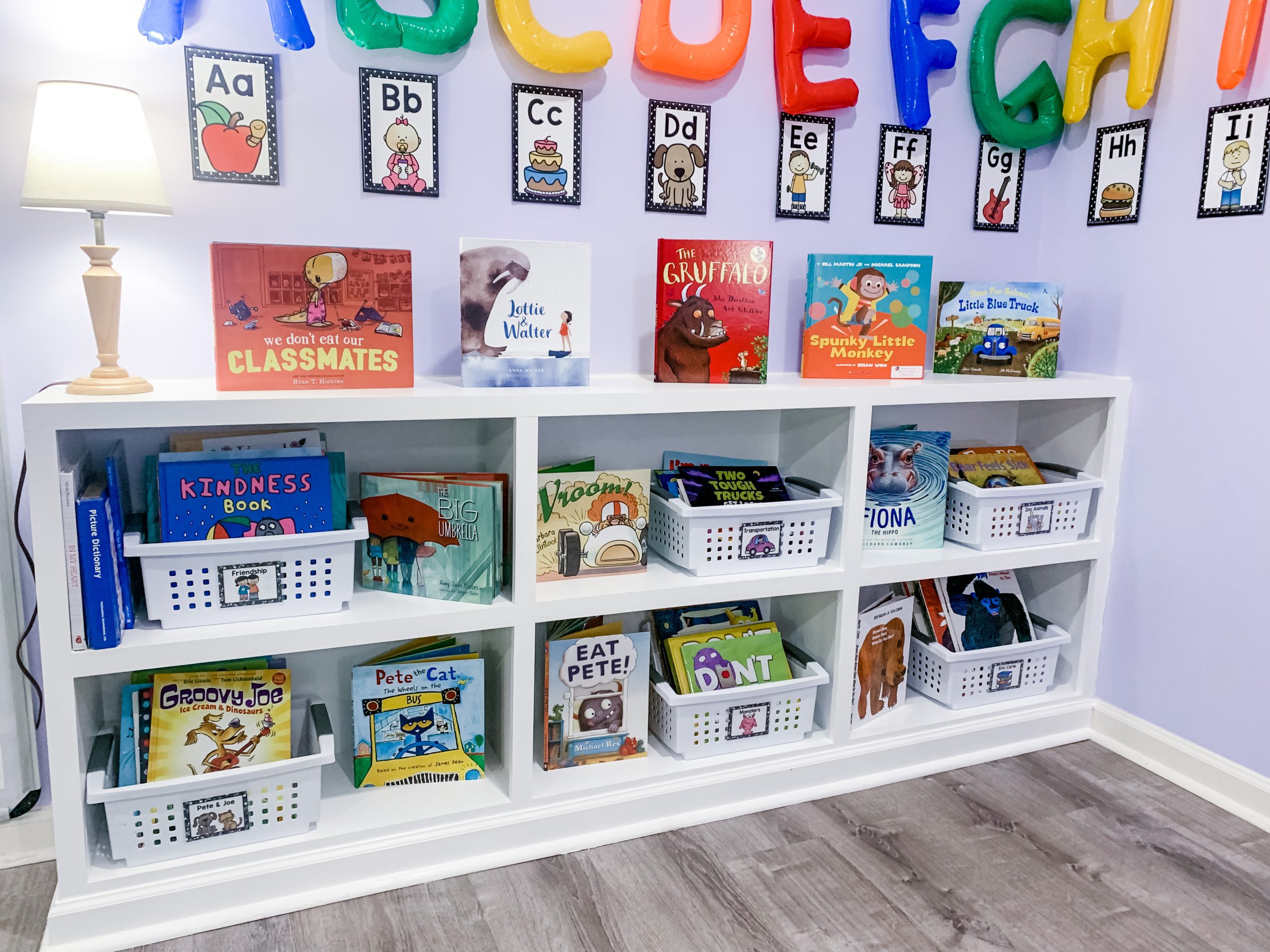 preschool classroom shelves circle
