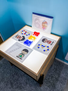 number dots light table
